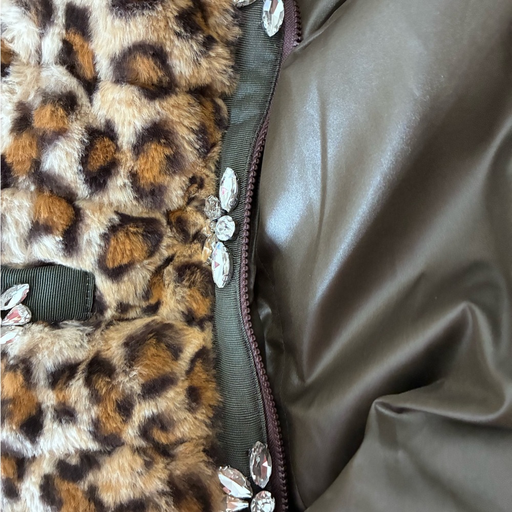 Glamourpuss Leopard Print Faux Fur Vest with Crystal Embellishments sz. M - Picture 11 of 11
